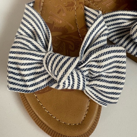 Blowfish small wedge sandal striped bow size 6 sandal blue white nautical - Picture 6 of 7
